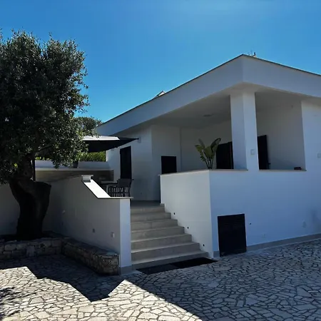 Giorgia Villa *